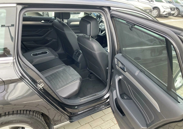 Volkswagen Passat cena 179900 przebieg: 17504, rok produkcji 2023 z Białobrzegi małe 704